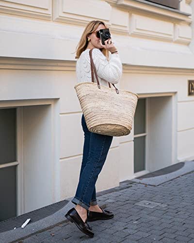 Straw basket with online leather handles